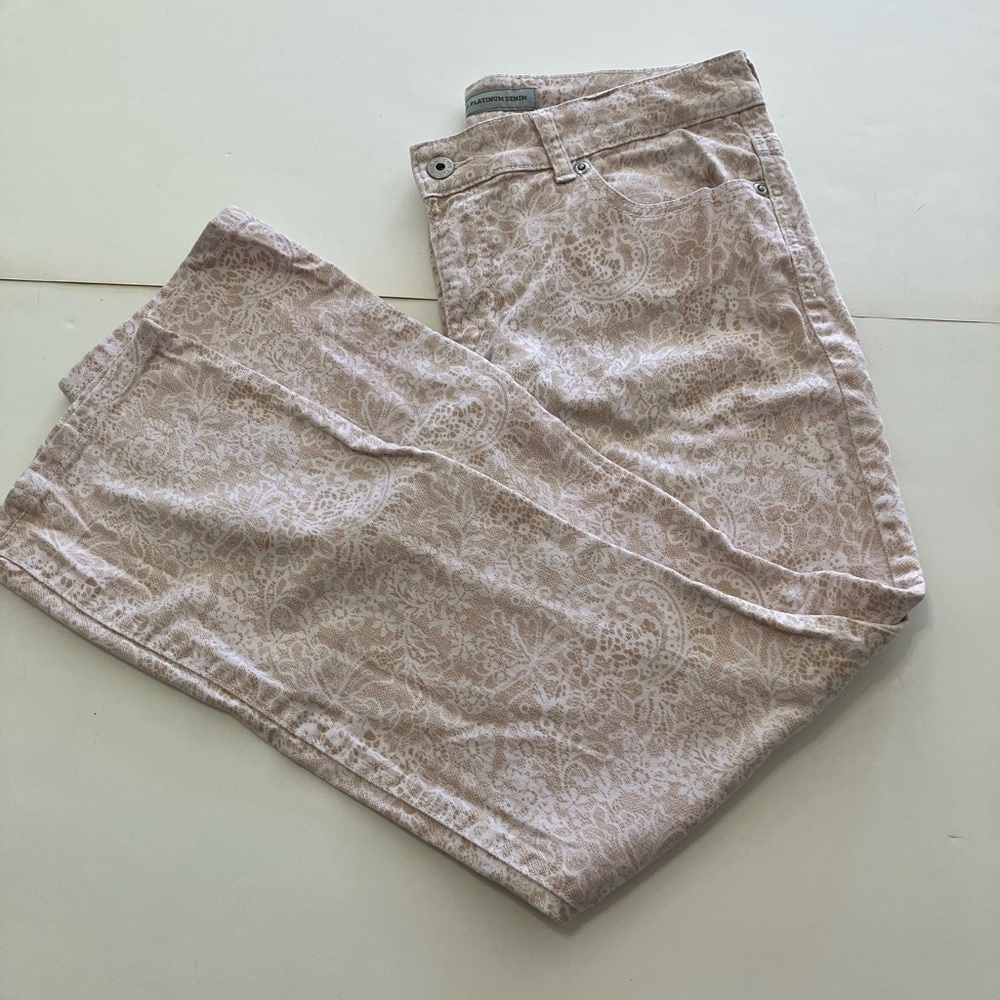 Chico's Ultimate Fit Platinim denim Jeans